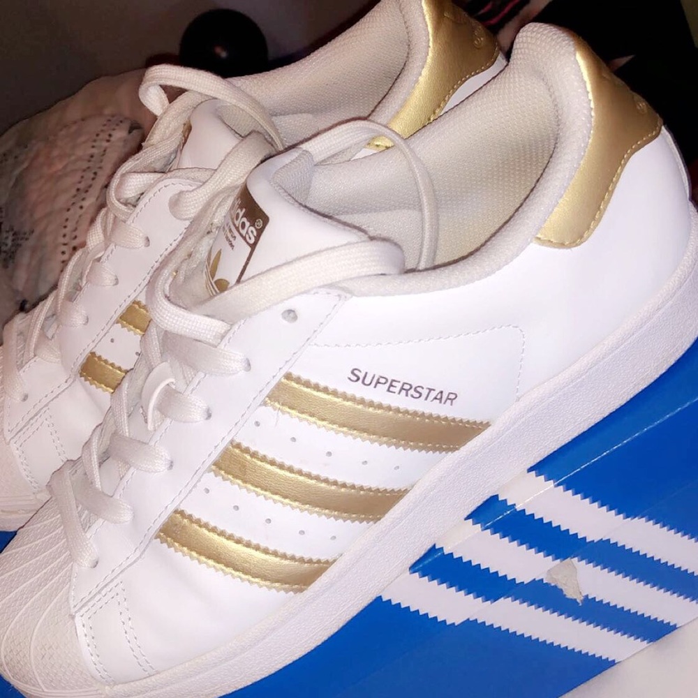 Adidas superstars